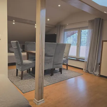 Bardzo Goscinne * 卡尔帕奇