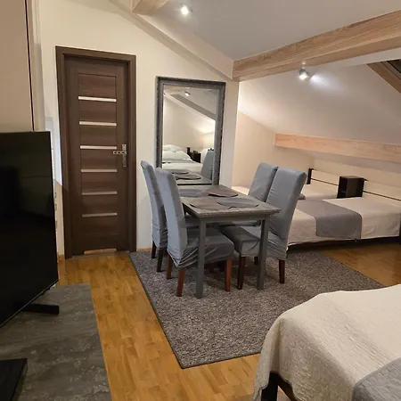 Bardzo Goscinne * 卡尔帕奇